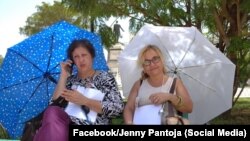 Las académicas cubanas Jenny Pantoja y Alina Bárbara López. (Facebook/Jenny Pantoja)