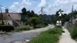 Salidero frente al museo de Hemingway en La Habana