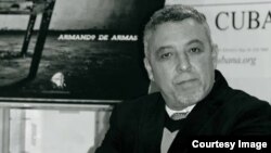 El escritor cubano exiliado Armando de Armas.