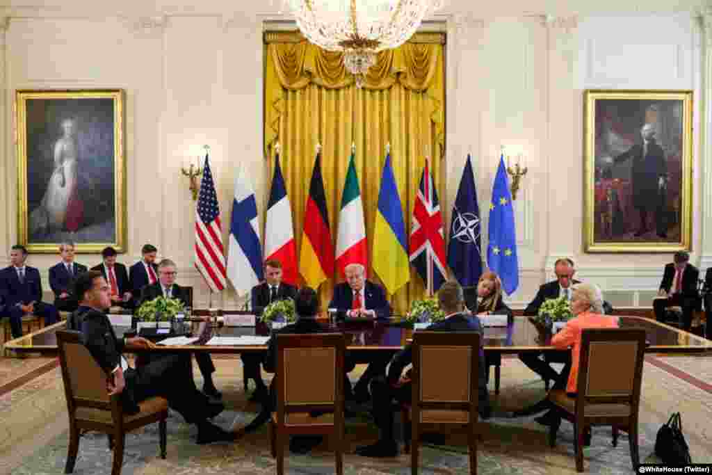 La reunión multilateral entre el presidente Donald Trump, el mandatario ucraniano Volodymyr Zelenskyy y otros líderes europeos.