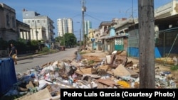 Un vertedero de basura en El Vedado, La Habana.