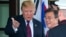 Los presidentes Donald Trump y Moon Jae-in, de Corea del Sur, saludan en reunión en La Casa Blanca.
