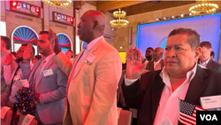 FOTO ARCHIVO. Ceremonia juramentación nuevos ciudadanos en Estados Unidos. Tomás Guevara / VOA